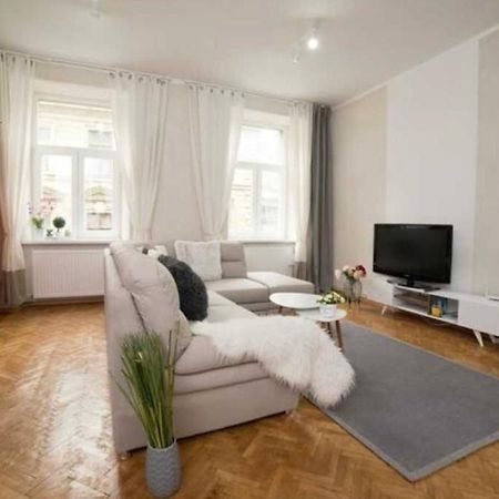 Charming Apartament City Center Timisoara Exterior photo